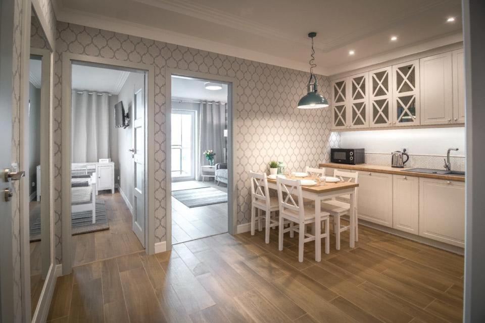 Cztery Oceany 808 Apartment กดัญสก์ ภายนอก รูปภาพ